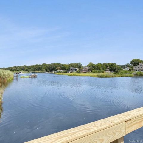 12 Plume Grass Way, Westhampton, NY 11977