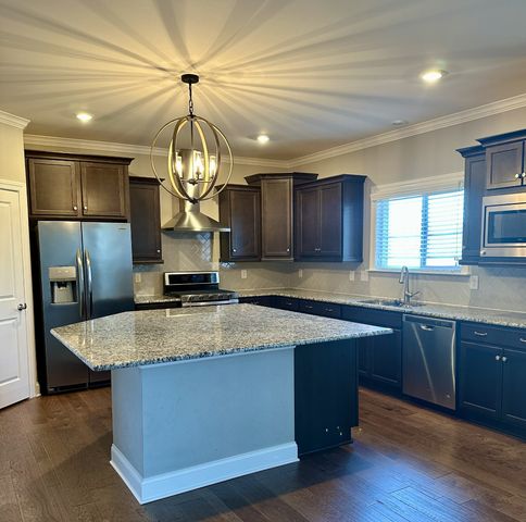 1313 Greenstone Ln, Nashville, TN 37221