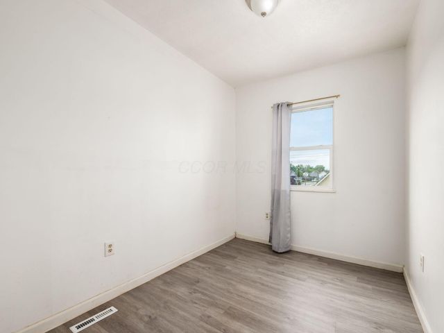 100 S Oakley Avenue, Columbus, OH 43204