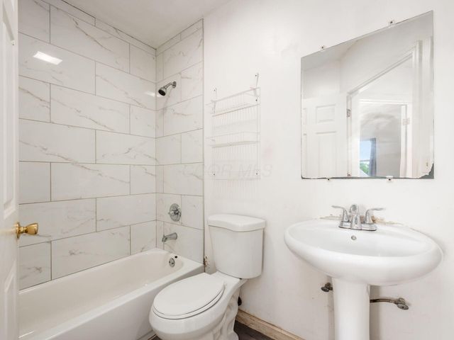 100 S Oakley Avenue, Columbus, OH 43204