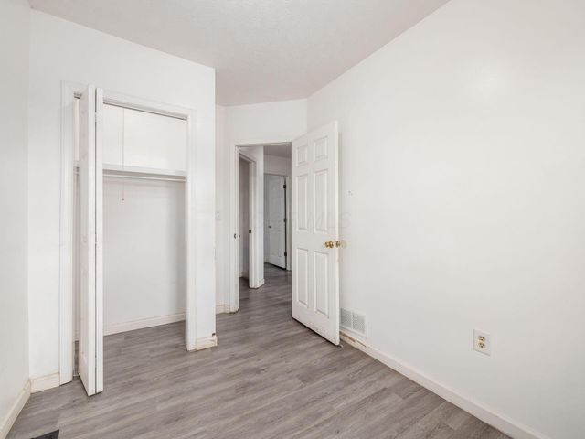 100 S Oakley Avenue, Columbus, OH 43204
