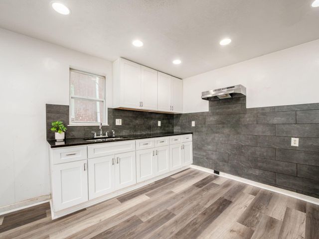 100 S Oakley Avenue, Columbus, OH 43204