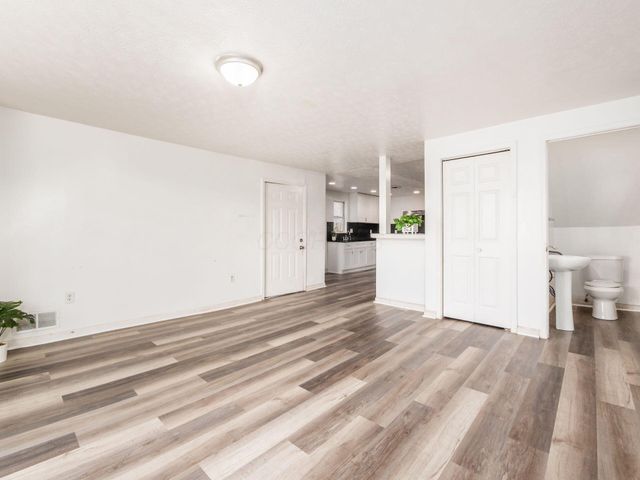 100 S Oakley Avenue, Columbus, OH 43204