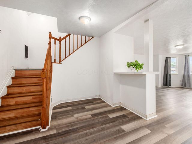 100 S Oakley Avenue, Columbus, OH 43204