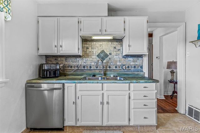 4328 Koeln Avenue, St Louis, MO 63116