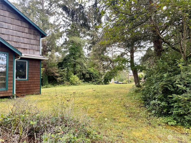 24505 P Street, Ocean Park, WA 98640