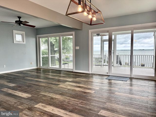 2513 BARRISON POINT RD, Essex, MD 21221