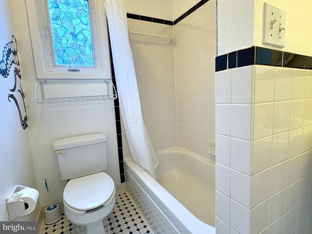 2513 BARRISON POINT RD, Essex, MD 21221
