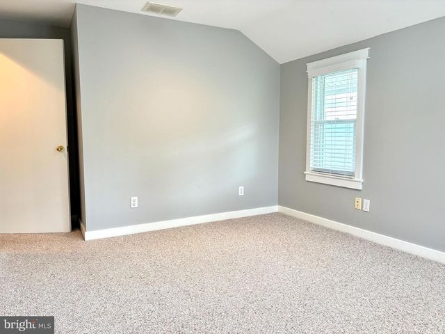 2513 BARRISON POINT RD, Essex, MD 21221