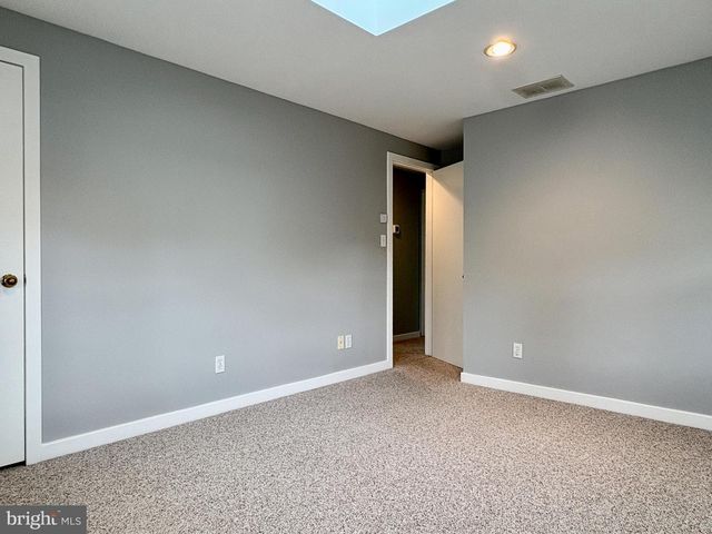 2513 BARRISON POINT RD, Essex, MD 21221
