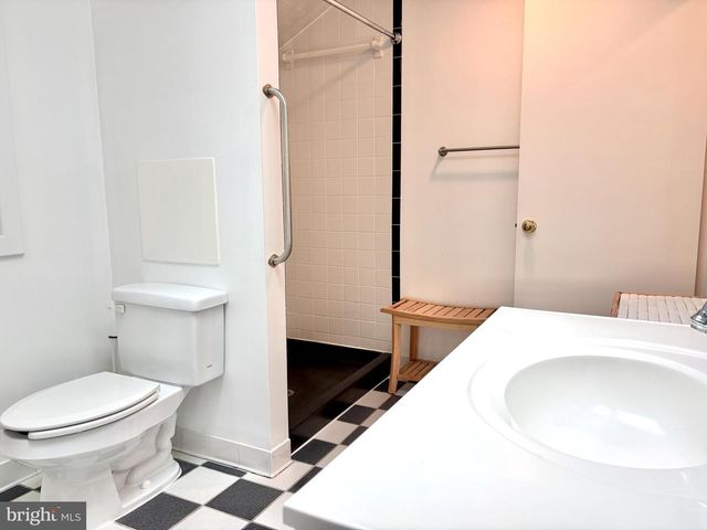 2513 BARRISON POINT RD, Essex, MD 21221