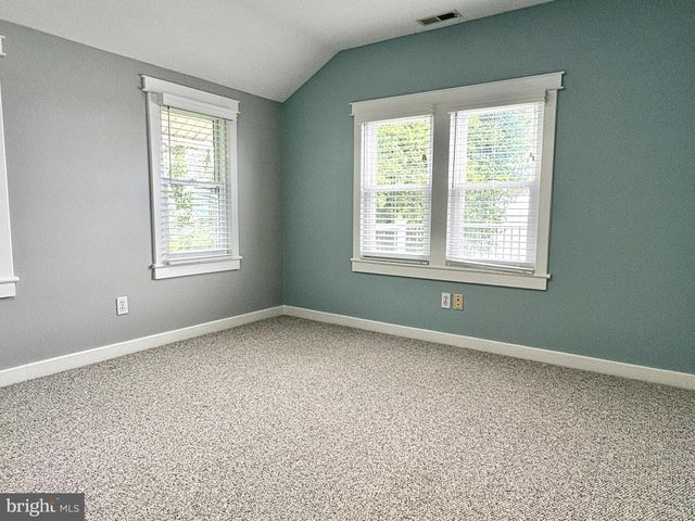 2513 BARRISON POINT RD, Essex, MD 21221