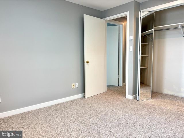 2513 BARRISON POINT RD, Essex, MD 21221