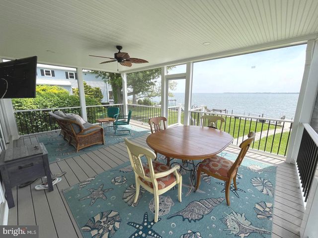 2513 BARRISON POINT RD, Essex, MD 21221