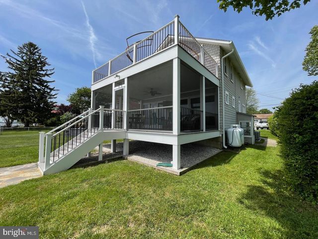 2513 BARRISON POINT RD, Essex, MD 21221