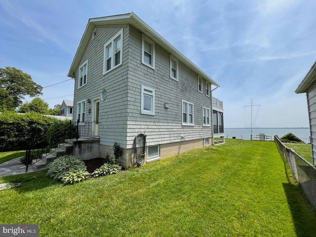 2513 BARRISON POINT RD, Essex, MD 21221