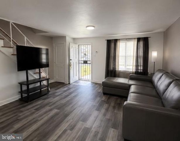 7511 SHERWOOD RD, Philadelphia, PA 19151