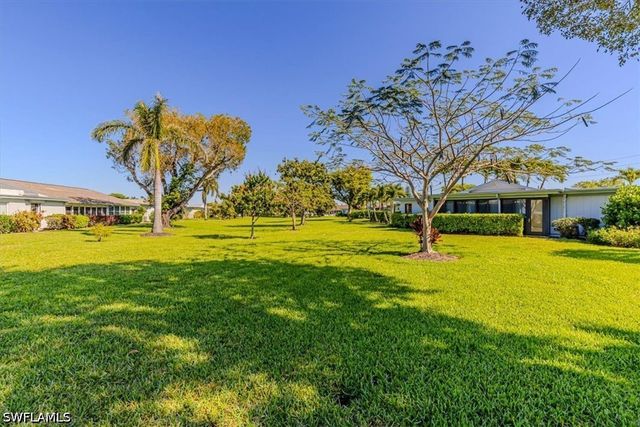 3271 Boca Ciega DR D50, Naples, FL 34112