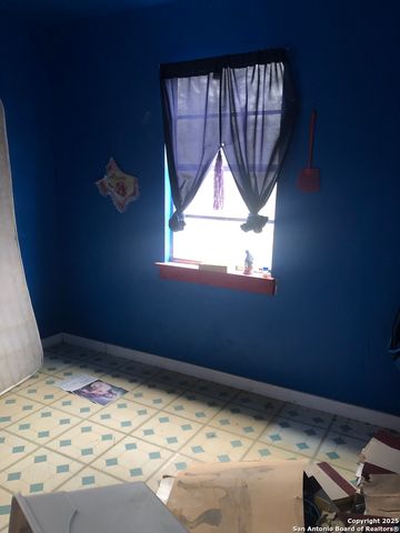 156 County Road 781, Natalia, TX 78059