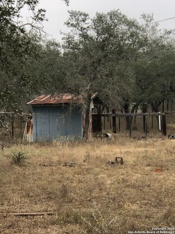 156 County Road 781, Natalia, TX 78059