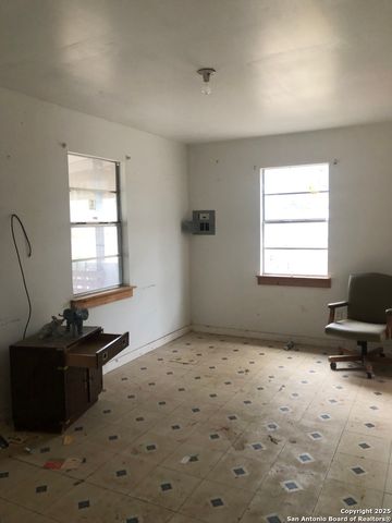 156 County Road 781, Natalia, TX 78059