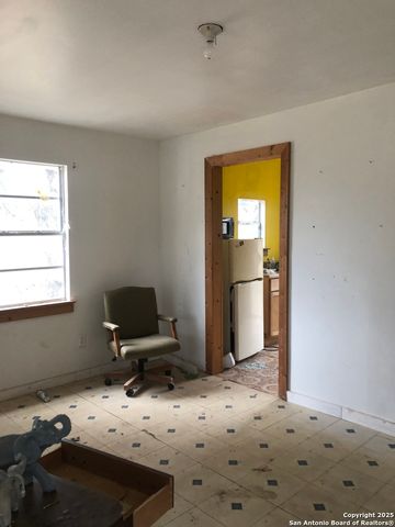 156 County Road 781, Natalia, TX 78059