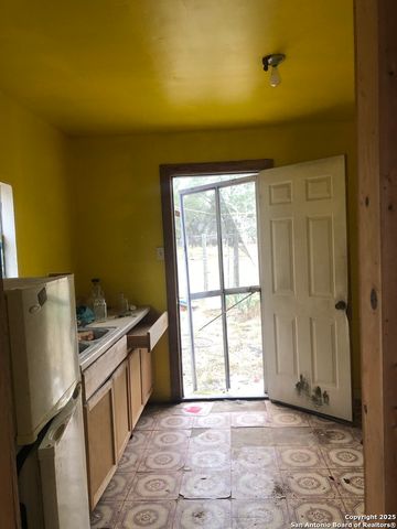 156 County Road 781, Natalia, TX 78059