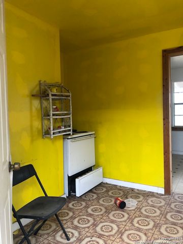 156 County Road 781, Natalia, TX 78059