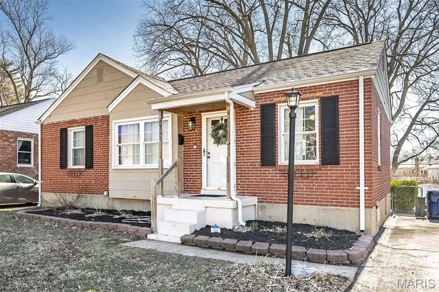 10524 Saint Henry Lane, St Ann, MO 63074