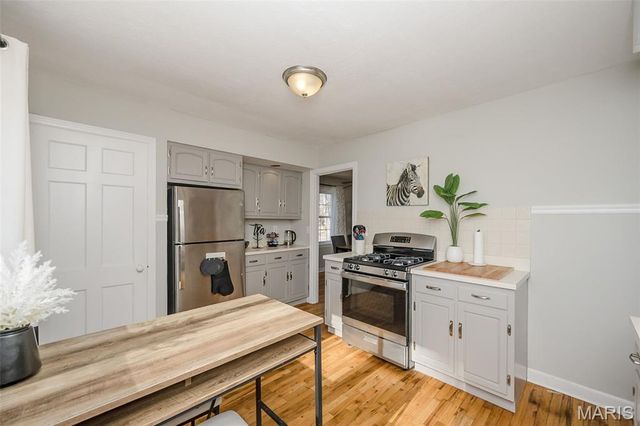 10524 Saint Henry Lane, St Ann, MO 63074