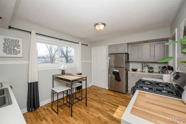 10524 Saint Henry Lane, St Ann, MO 63074