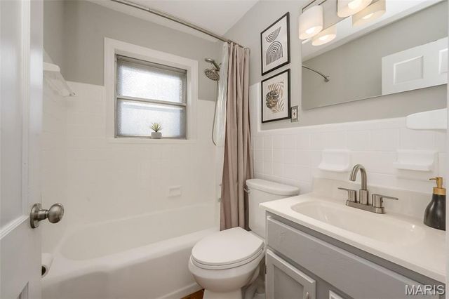 10524 Saint Henry Lane, St Ann, MO 63074