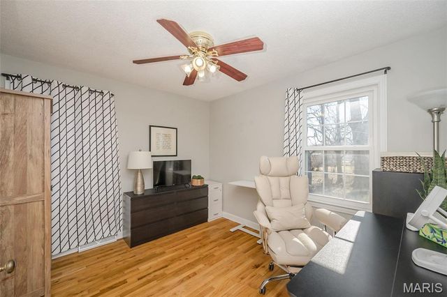 10524 Saint Henry Lane, St Ann, MO 63074