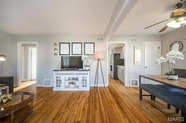 10524 Saint Henry Lane, St Ann, MO 63074