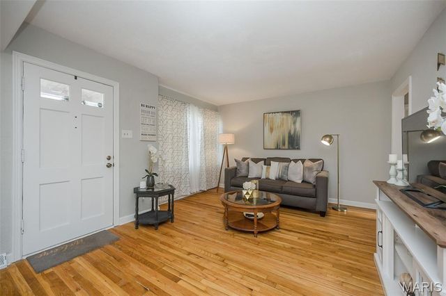 10524 Saint Henry Lane, St Ann, MO 63074