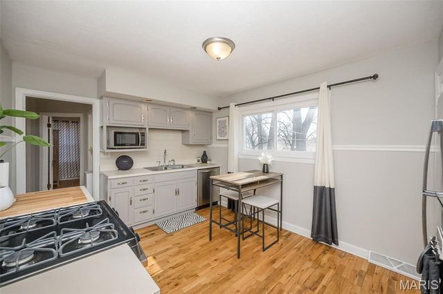 10524 Saint Henry Lane, St Ann, MO 63074