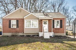 10524 Saint Henry Lane, St Ann, MO 63074