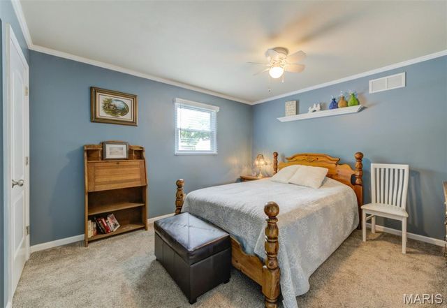 910 N Saint Jacques Street, Florissant, MO 63031