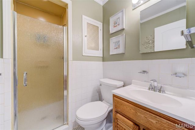 910 N Saint Jacques Street, Florissant, MO 63031