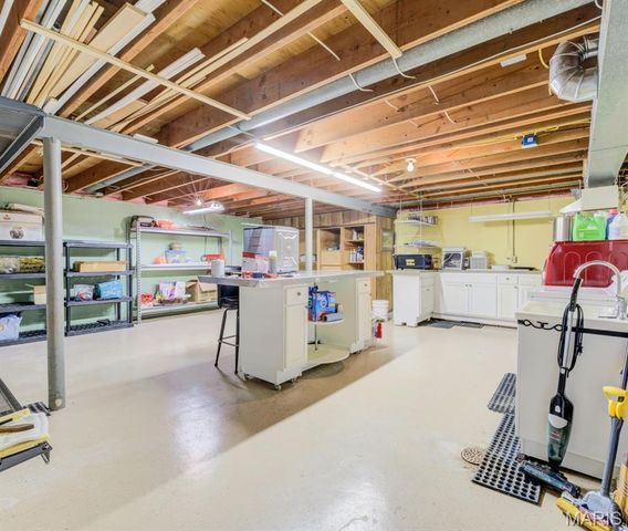 910 N Saint Jacques Street, Florissant, MO 63031