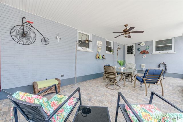 910 N Saint Jacques Street, Florissant, MO 63031