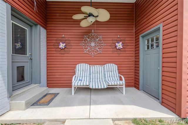 910 N Saint Jacques Street, Florissant, MO 63031