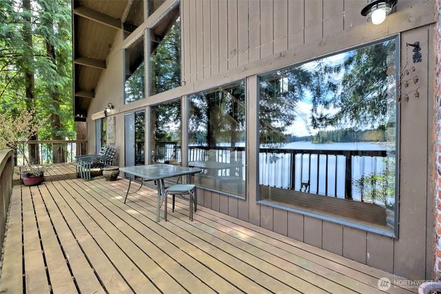 910 E St Andrews Drive, Shelton, WA 98584