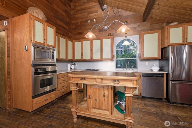 910 E St Andrews Drive, Shelton, WA 98584