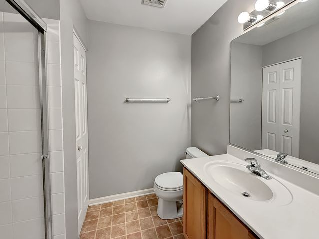 3078 Falling Waters Lane 3078, Lindenhurst, IL 60046