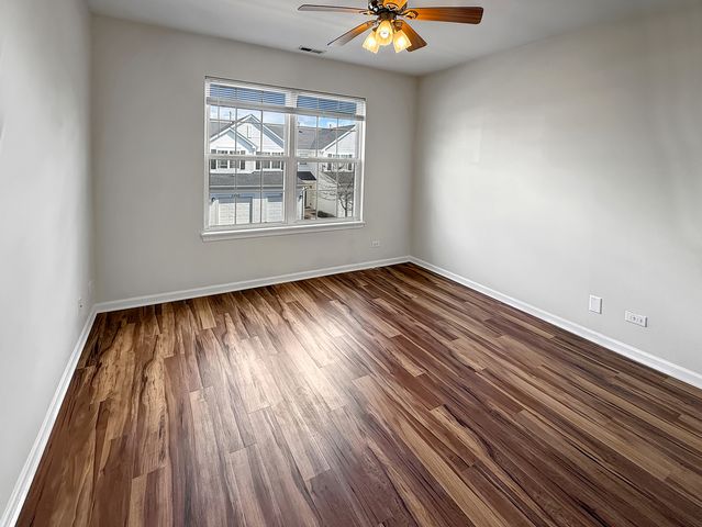 3078 Falling Waters Lane 3078, Lindenhurst, IL 60046