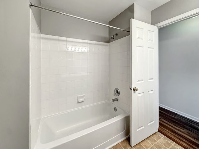 3078 Falling Waters Lane 3078, Lindenhurst, IL 60046