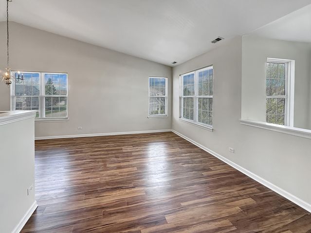 3078 Falling Waters Lane 3078, Lindenhurst, IL 60046