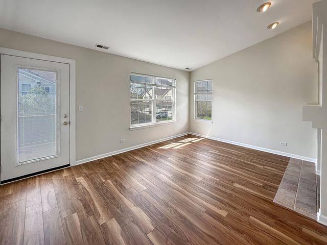 3078 Falling Waters Lane 3078, Lindenhurst, IL 60046