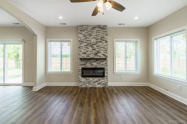 23013 Helen, Southfield, MI 48033